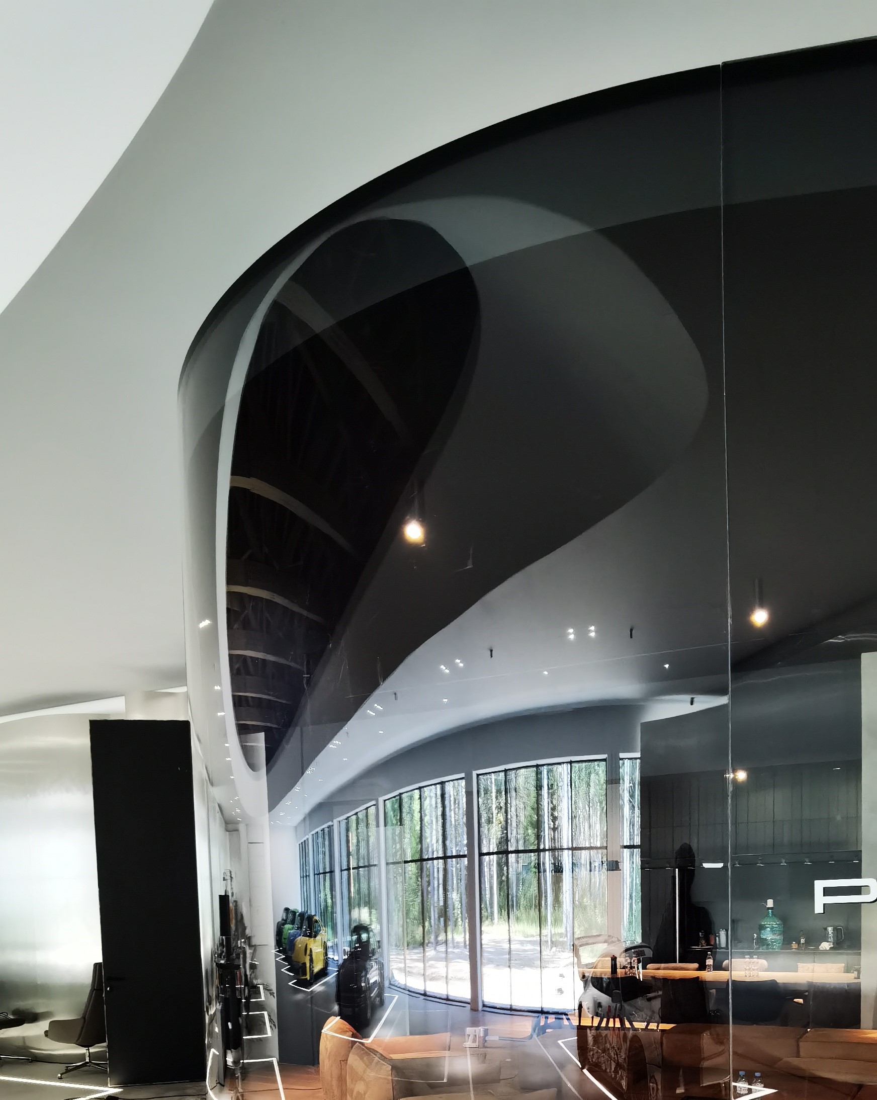 Монтаж большого радиусного стекла 